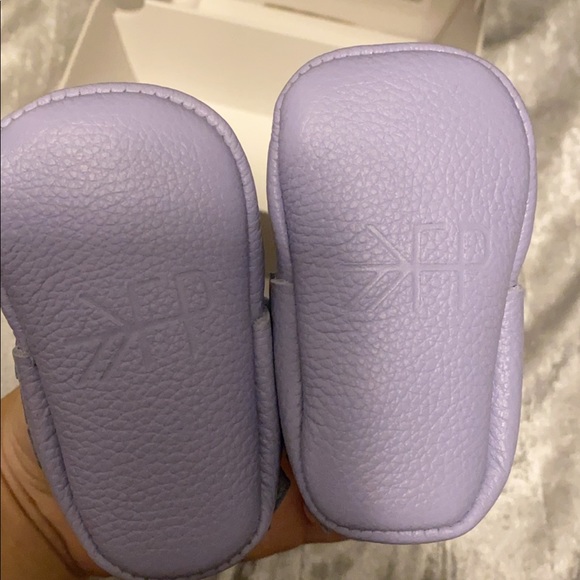 Freshly picked moccasins - Picture 2 of 4